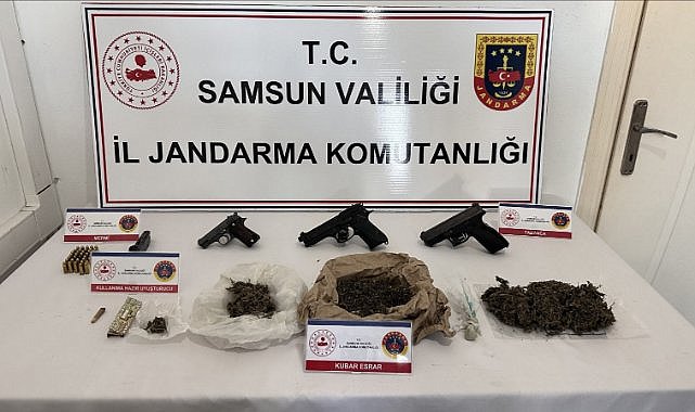 Samsun'da kanepeye zulalanmış uyuşturucu bulundu