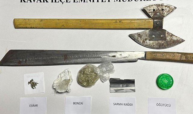 Samsun’da zehir baskınında pala ve balta ele geçirildi