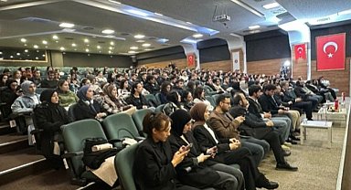 Samsun Üniversitesi'nde  bilgi kirliliğiyle mücadele konferansı