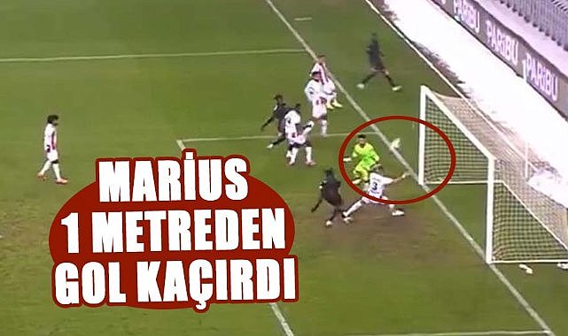 Samsunspor'da Marius 1 metreden gol kaçırdı
