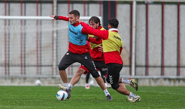 Samsunspor, Trabzonspor'a ısınıyor