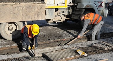 SASKİ aralıksız çalışıyor! Mazgallardan 80 ton atık çıkarıldı