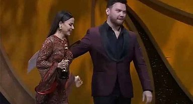 Sinan Akçıl Simge Sağın'a ödül anonsu! Wanda Nara çok üzülecek