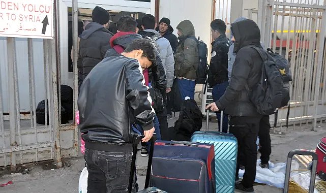 Suriyeliler evlerine geri dönüyor