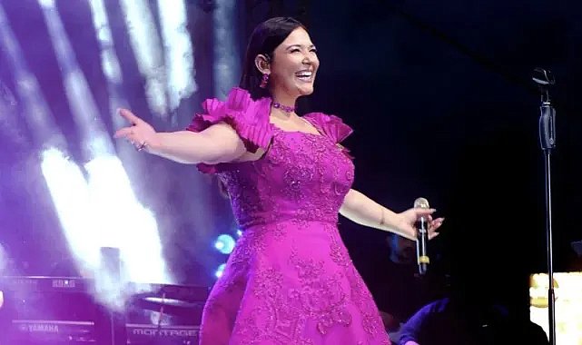 Ünlü şarkıcı Tuğçe Kandemir anne oldu