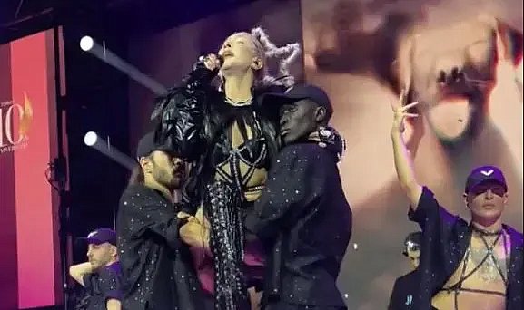 Ünlülerin gözde ismi, Hande Yener sahnesinde hayatını kaybetti