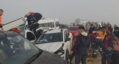 Van'da zincirleme trafik kazası! Ortalık savaş alanına döndü