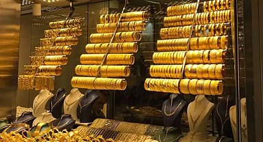 29 Ocak altın fiyatlarında büyük hareketlilik: Gram altın rekora koşuyor!