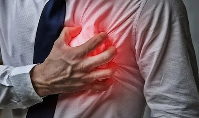 5 dakikada kalp krizini erken tespit edin: Göğüs ağrısı kalp krizine yol açabilir