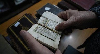 50 yıldır toplanan el yazması kitaplar Samsun'da müzayedeye çıkıyor