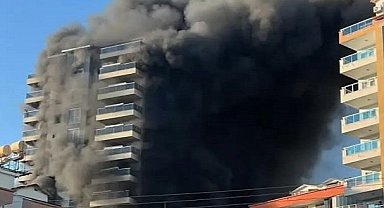 Antalya'da otel inşaatında yangın! İşçiler mahsur kaldı