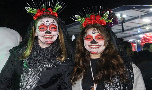 Bin yıllık Balkan geleneği 'Koleda' renkli görüntülerle kutlandı