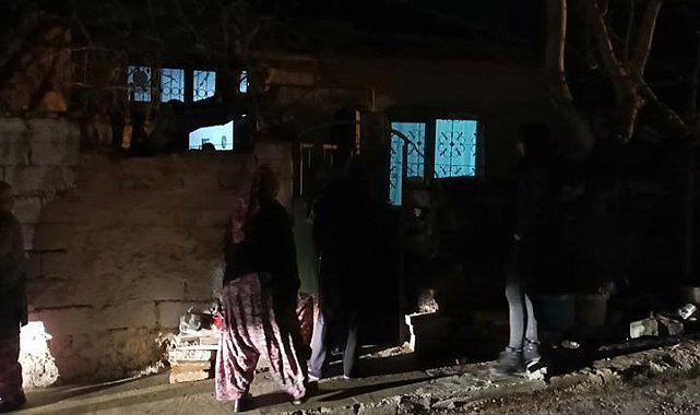 Bir kadın evinde oğlu tarafından ölü bulundu