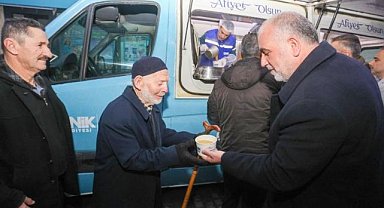 Canik Belediye Başkanı Sandıkçı’dan gönüllere dokunan çorba ikramı