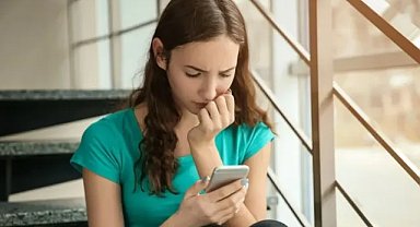 Cep telefonu bağımlılığınız sağlığınızı tehdit ediyor! Bunlara dikkat