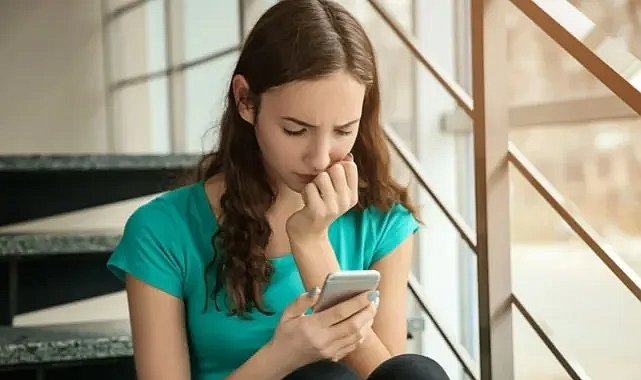 Cep telefonu bağımlılığınız sağlığınızı tehdit ediyor! Bunlara dikkat