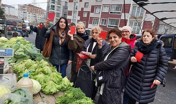 CHP'li kadınlardan iktidara Samsun'da kırmızı kart
