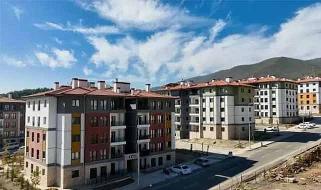 Deprem konutlarının yarısına yakını hak sahiplerine teslim edildi