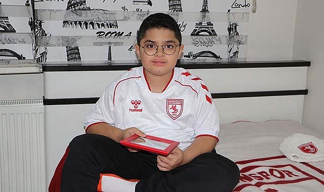DMD hastası Doruk Efe’nin Samsunspor aşkı engel tanımıyor