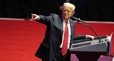 Donald Trump, resmen göreve başladı