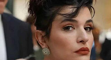 Evine metroyla dönen Gonca Vuslateri gizlice fotoğrafını çekenlere seslendi