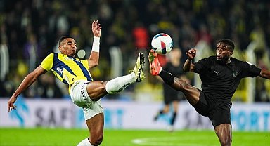 Fenerbahçe tribünü birbirine girdi: Yönetim istifa!