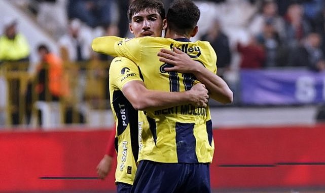 Fenerbahçe Ziraat Türkiye Kupası maçında Kasımpaşa'yı 3-0 mağlup etti