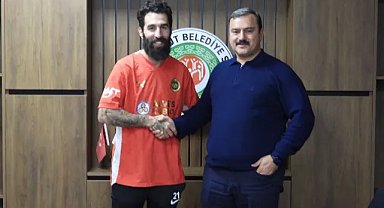 Galatasaray’ın eski yıldızı, 3. Lig’de kariyerine devam ediyor