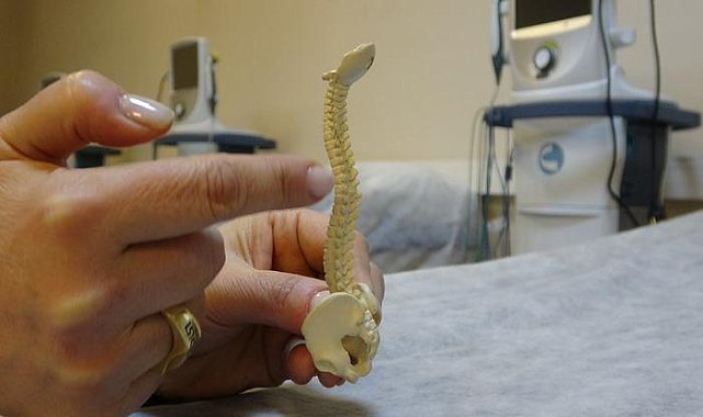 Her geçen gün artıyor: Gençlerde ‘cep boyun hastalığı' tehlikesi!