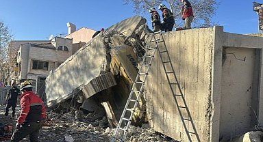 İş makinesi operatörü göçük altında kaldı