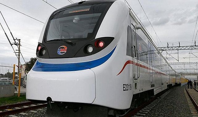 İzmir'de feci olay! Tren raylarına düşen güvenlik görevlisi hayatını kaybetti