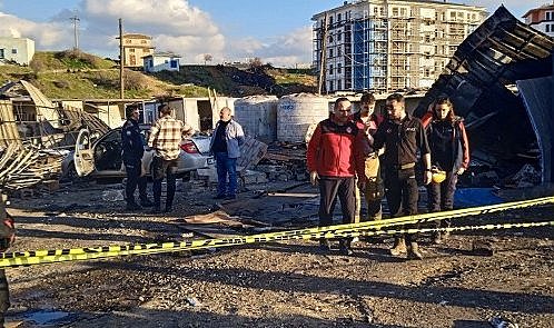 İzmir’de sıcak su kazanı patladı! 2'si ağır 8 yaralı