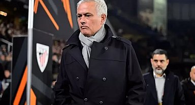 Jose Mourinho'ya UEFA'dan şok ceza: Midtjylland maçında yok!