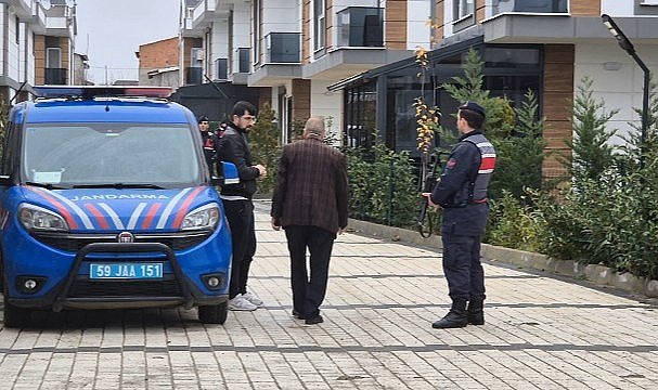 Korkunç olay! Birlikte yaşadığı kadını ve kendi kızını tabancayla vurarak öldürdü