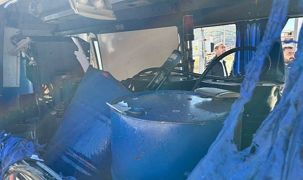 Mobil izolasyon aracında kimyasal madde kazanı patladı