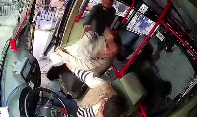 Oğlunu göremeyen anne dehşet saçtı! Kocasını önce ısırdı, sonra bıçakladı