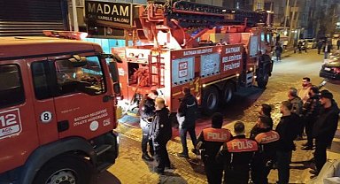 Önce evini yaktı! Sonra yardım istedi