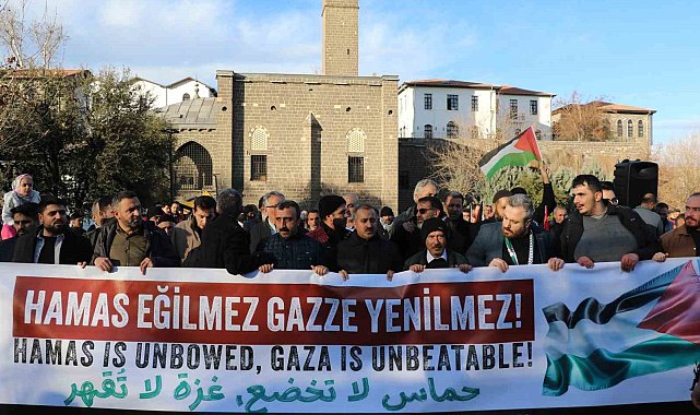 Sağlıkçılar İsrail'in gözaltına aldığı doktor için yürüdü