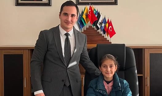 Salıpazarı’nın gelecek Kaymakamı: Koltuğa oturup hayalini gerçekleştirdi"