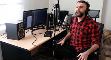 Samsun'da evine kurduğu stüdyoda Filistin için şarkı yazdı