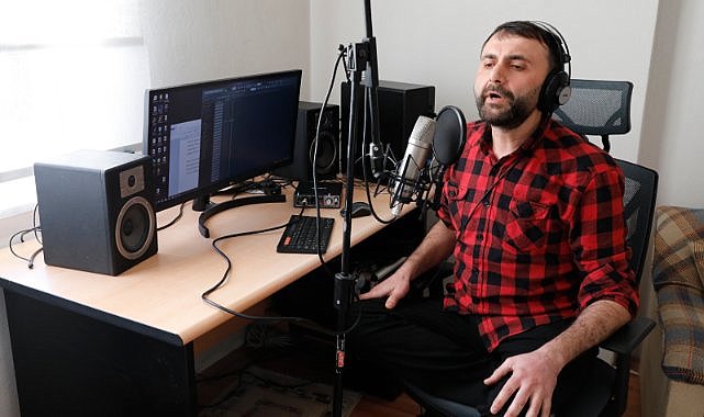 Samsun'da evine kurduğu stüdyoda Filistin için şarkı yazdı