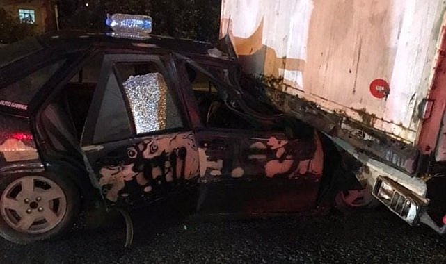 Samsun'da feci kaza: Otomobil tır'a arkadan çarptı, 1'i ağır 3 yaralı