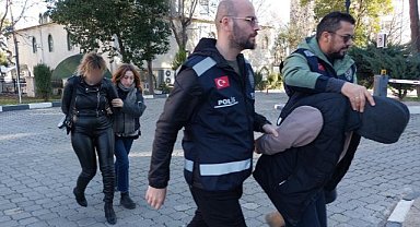 Samsun'da hurda araçların ruhsatlarını çalan 2 kişi yakalandı