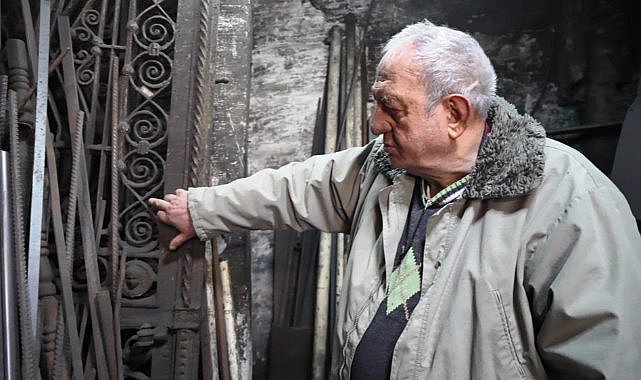 Samsun'da papazlar bu kapının peşinde