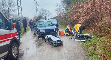 Samsun Yakakent’te motosiklet ile otomobil kafa kafaya çarpıştı: 2 yaralı