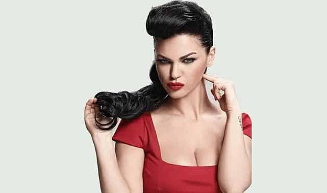 Şarkıcı Nez'e ahlaksız teklif! İfşa etti