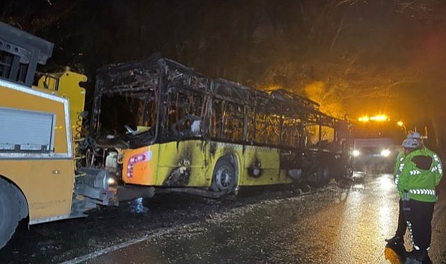 Seyir halindeki otobüs alev aldı
