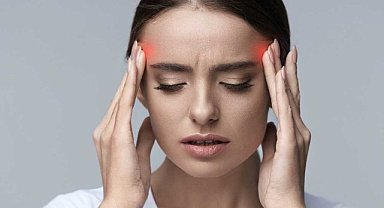 Şiddetli baş ağrıları tehlikeli bir hastalığın işareti olabilir! Ağrıları kesen 10 pratik yöntem!