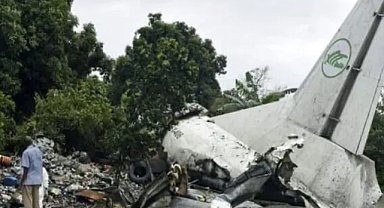 Son dakika… Güney Sudan’da yolcu uçağı düştü! 21 kişiden 18’i hayatını kaybetti