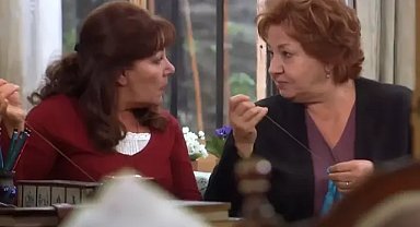 ‘Yaprak Dökümü’ dizisinin Hayriye’sinden rol arkadaşına veda!